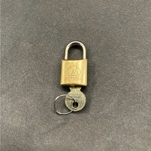 SOLD Vintage 200 series Louis Vuitton Lock & Key